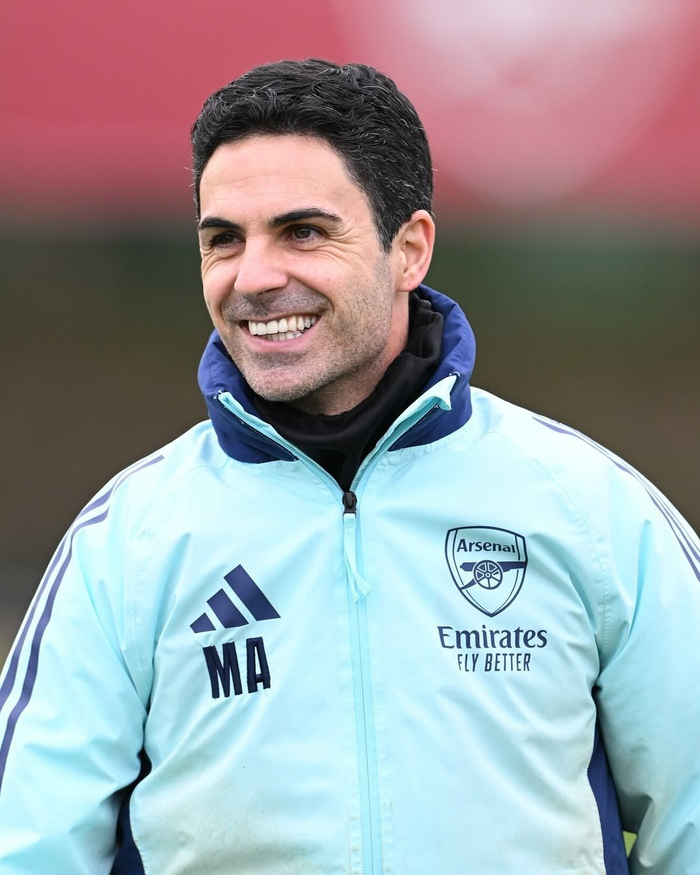 美记：公牛不会主动出击追求字母哥，倾向保留现有阵容（美媒记者称：公牛无意主动追逐字母哥，更愿维持现有班底）