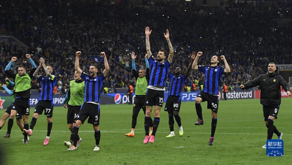 马里奥-苏亚雷斯：巴列卡斯不像西甲球场，像第三世界的球场（马里奥-苏亚雷斯：巴列卡斯更像第三世界球场，而非西甲标准）