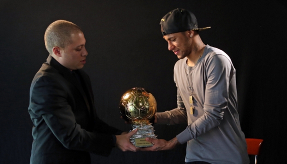 格拉斯纳：带法鹰夺欧联杯冠军永远难忘；格伊是位低调的领袖