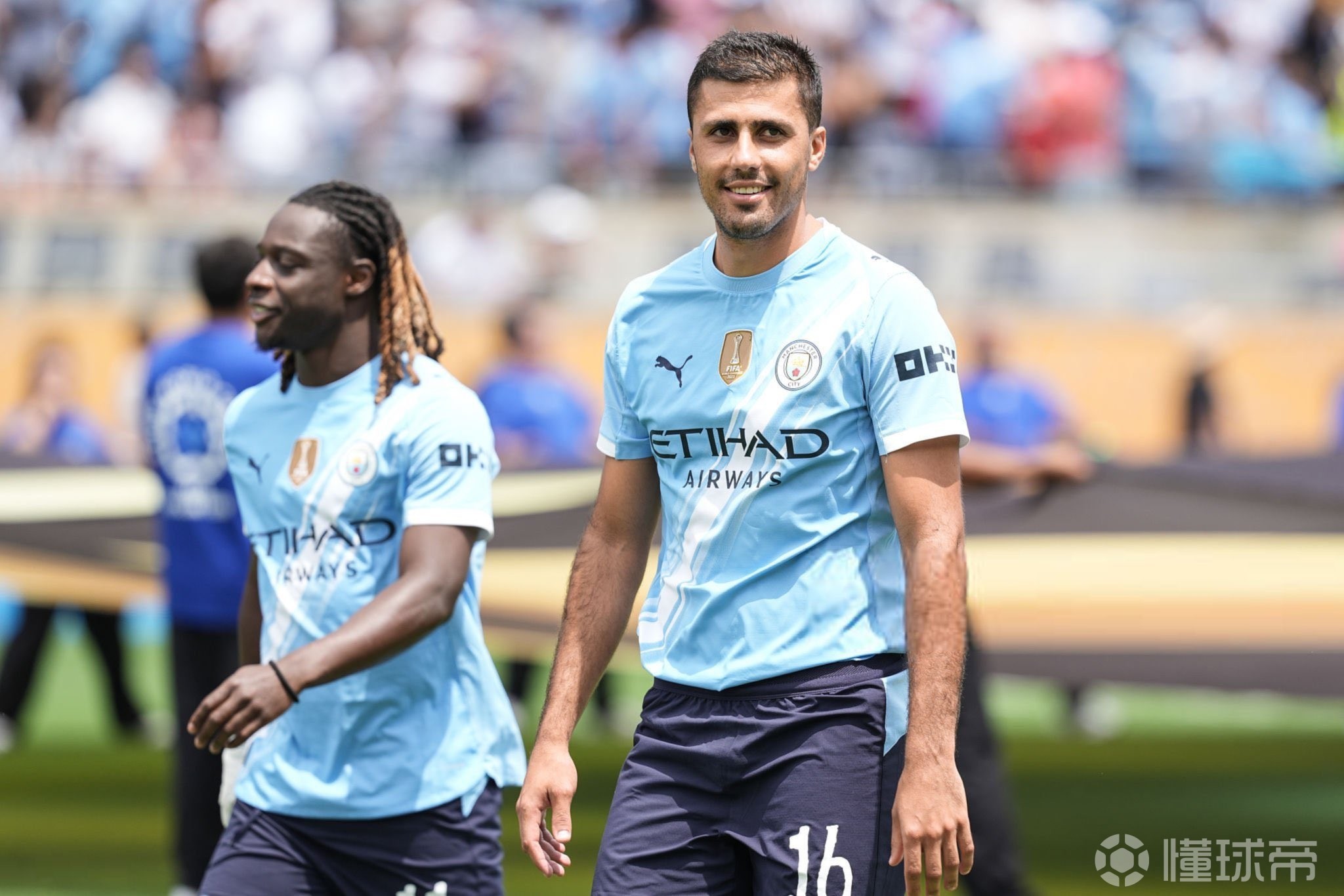 德天空：拜仁与巴莱巴、梅努、布阿迪、迪朗维尔的传闻不属实（德天空辟谣：拜仁与巴莱巴、梅努、布阿迪、迪朗维尔无接触，相关报道不实）