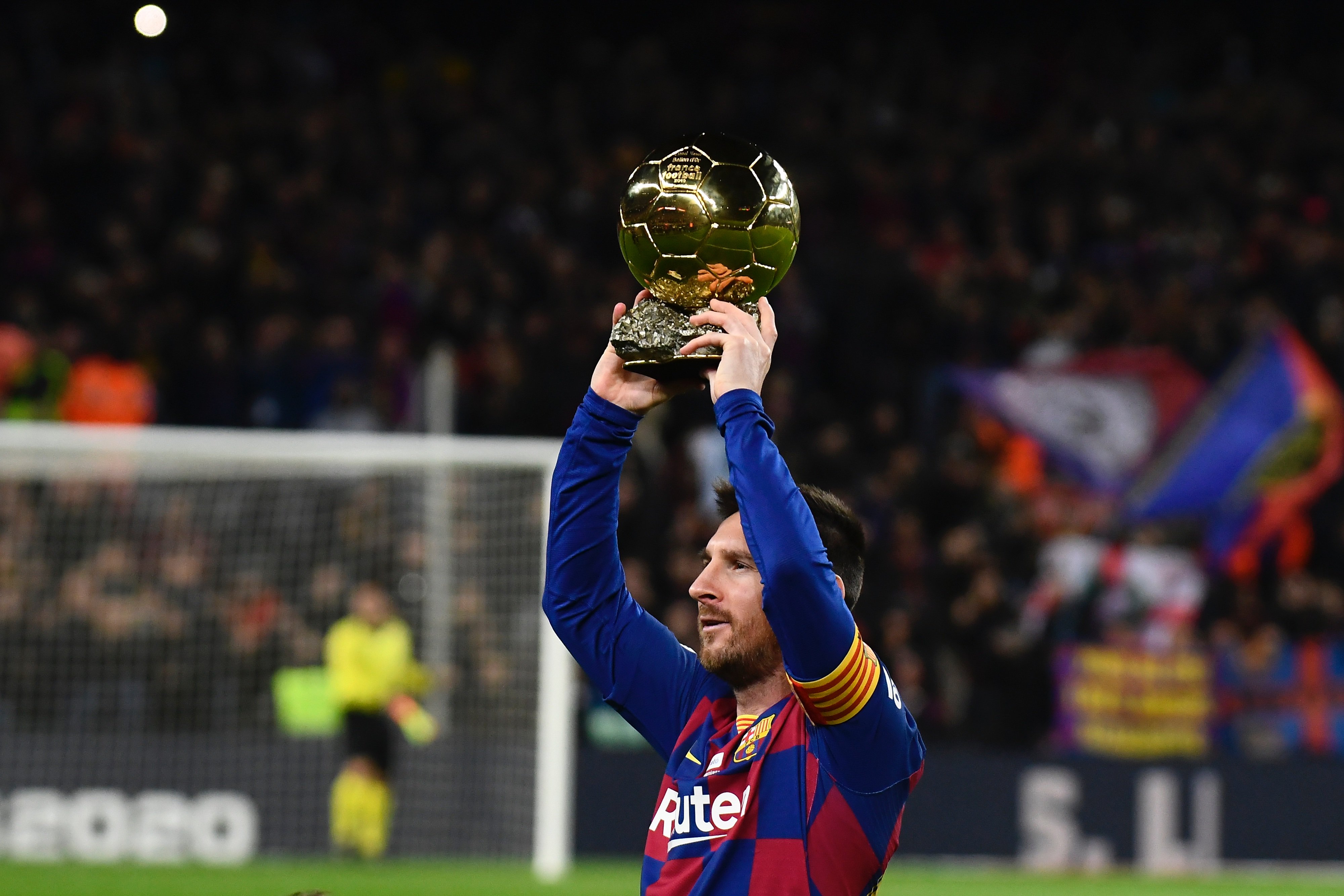 深得球员支持！欧冠不敌曼城后，多位皇马球员发声力挺阿隆索（欧冠负于曼城后，皇马多名球员集体发声力挺阿隆索，队内支持度飙升）