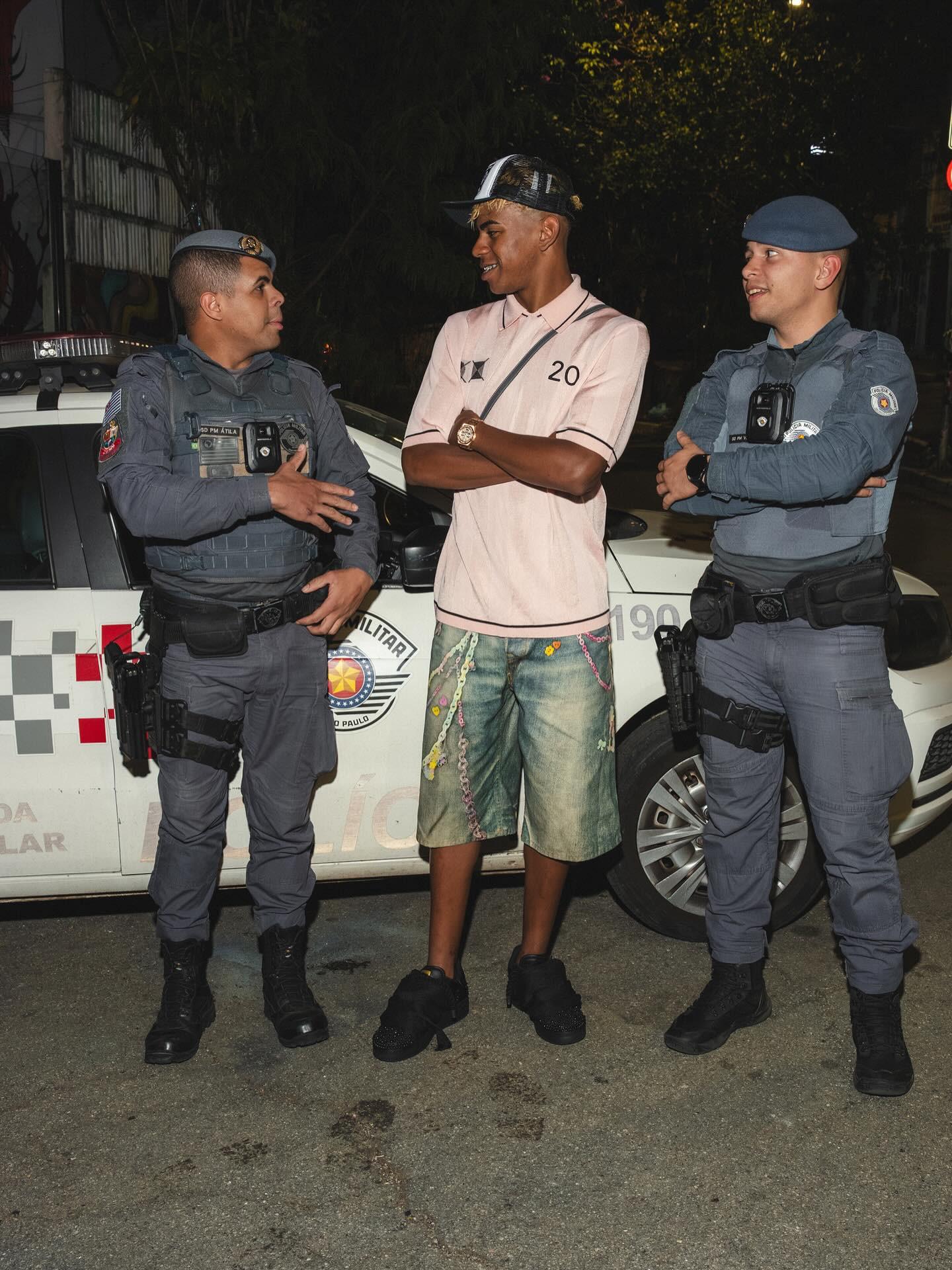 主场优势明显 球迷助威成关键（主场加成显著 球迷助威成取胜关键）