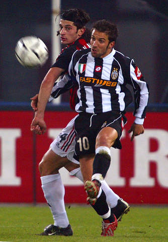 澳超半场：维迪奇补时扳平，奥克兰FC暂1-1布里斯班狮吼（澳超半场战报：维迪奇补时扳平，奥克兰FC暂与布里斯班狮吼1-1）