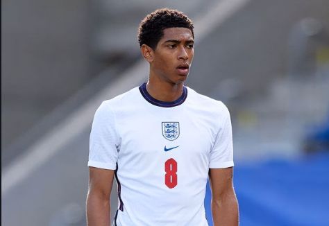 蒂亚戈·席尔瓦：有人在曲解我本意，我回欧洲踢球是为了孩子（蒂亚戈·席尔瓦澄清：回欧洲踢球只为孩子，外界误解了我）