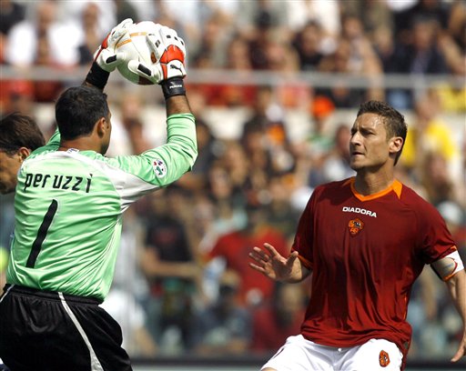 西甲战报：杜罗倒钩破门，瓦伦西亚1-0莱万特（西甲快讯：杜罗倒钩建功，瓦伦西亚1-0力克莱万特）