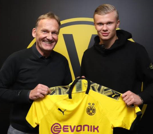 德媒：莱比锡35岁老将坎普尔将退役，本赛季仅出场3分钟（德媒：莱比锡35岁老将坎普尔将挂靴，本季仅有3分钟出场）