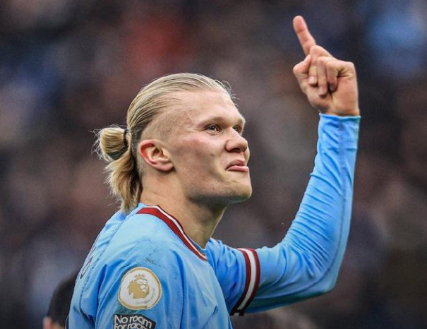 巴萨瞄准巴西天才左后卫！内马尔母队新星或成惊喜引援（巴萨锁定巴西天才左后卫，内马尔母队新星有望成为惊喜之选）