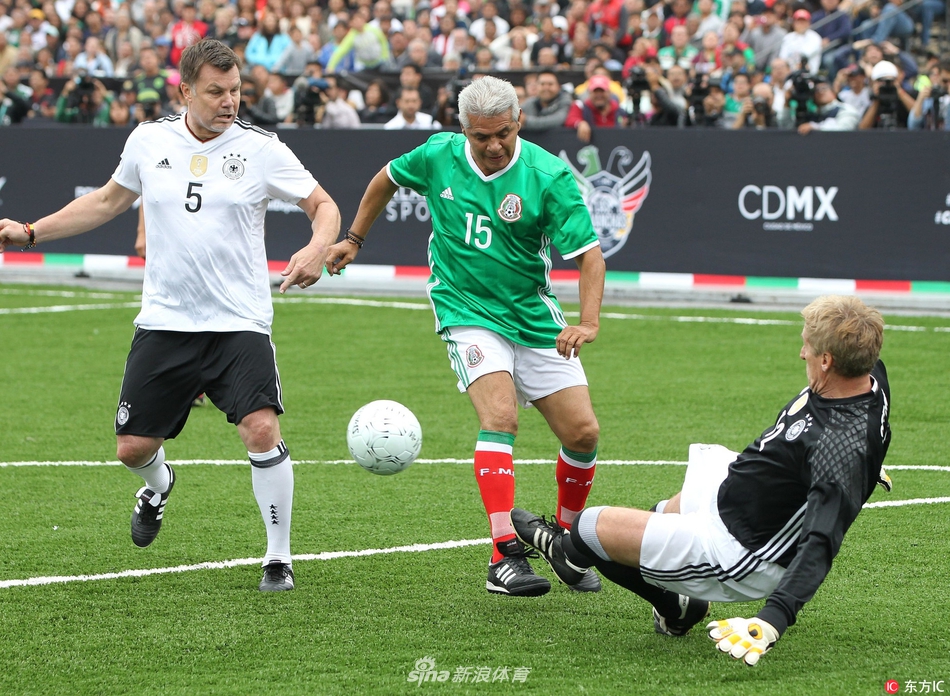 弗拉格砍下35分8篮板，莱昂纳德贡献30分，独行侠客场险胜快船（独行侠客场险胜快船：弗拉格35分8篮板，莱昂纳德砍下30分）